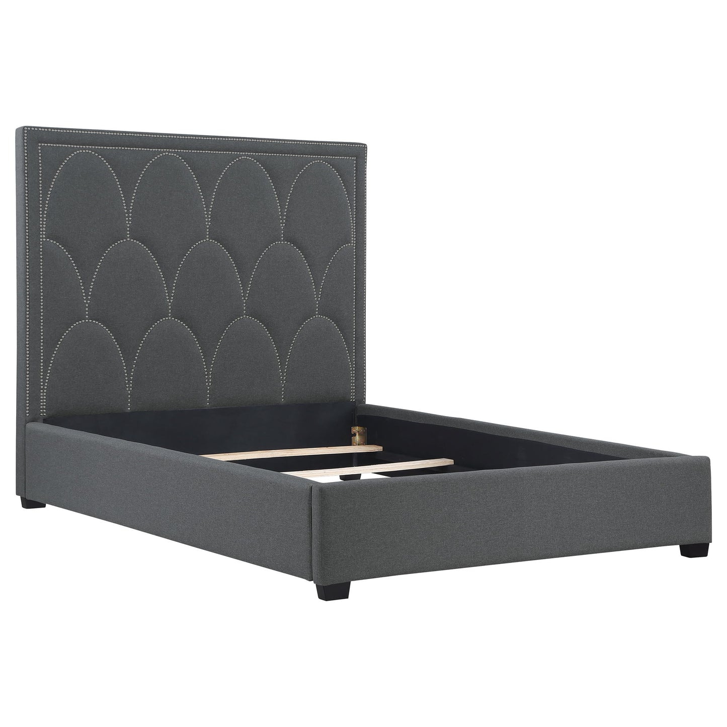 Maille - Panel Bed With Scalloped Headboard