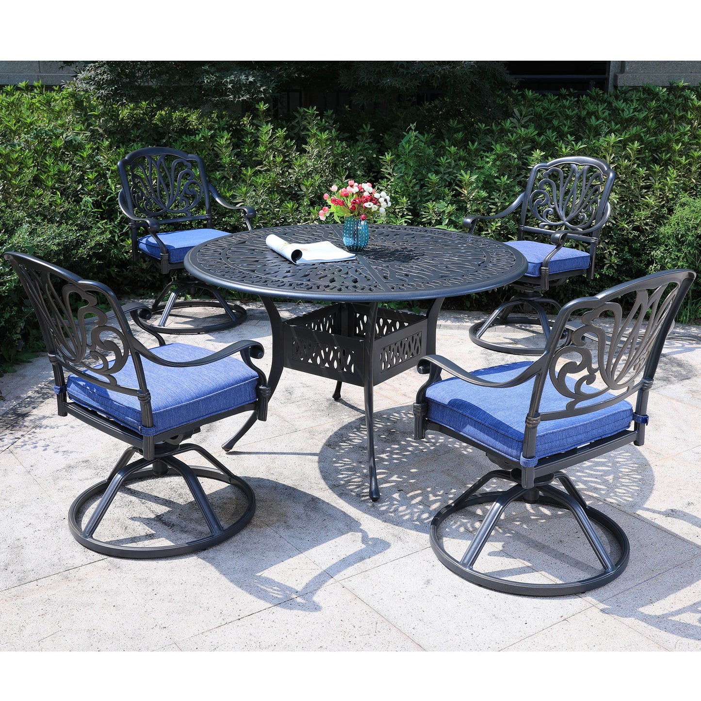 Round 48.03" Long Aluminum Dining Set With Cushions