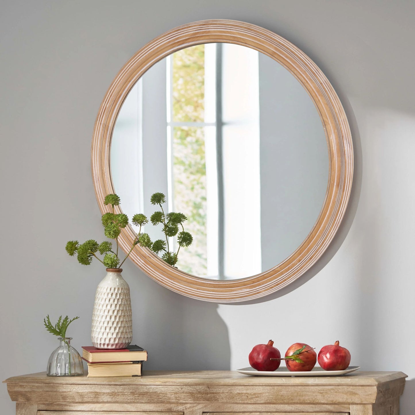 Round Wall Mirror With Ribbed Frame
